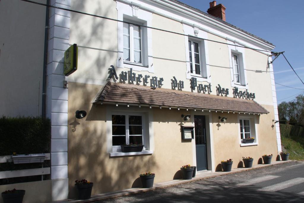 L'Auberge Du Port Des Roches Luche-Pringe Luaran gambar